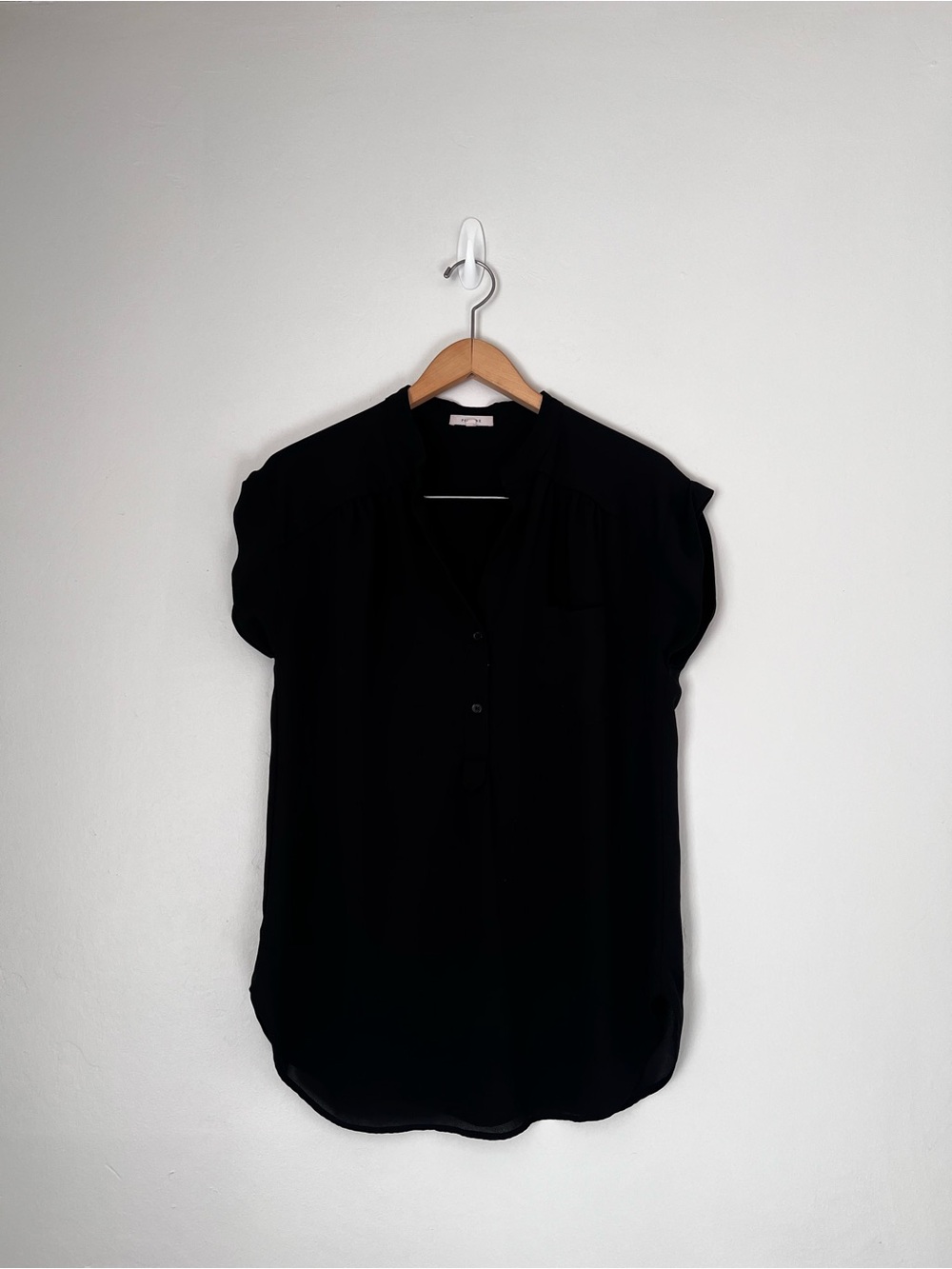 Pleione Black Short-Sleeve Button Front Blouse